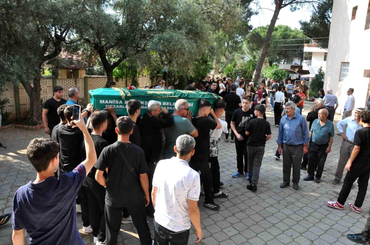 Manisa, 15 yaşındaki Erdem Demir'e ağladı