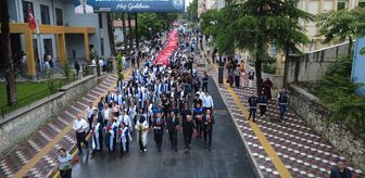 MCBÜ'de 503 öğrenci keplerini havaya fırlattı