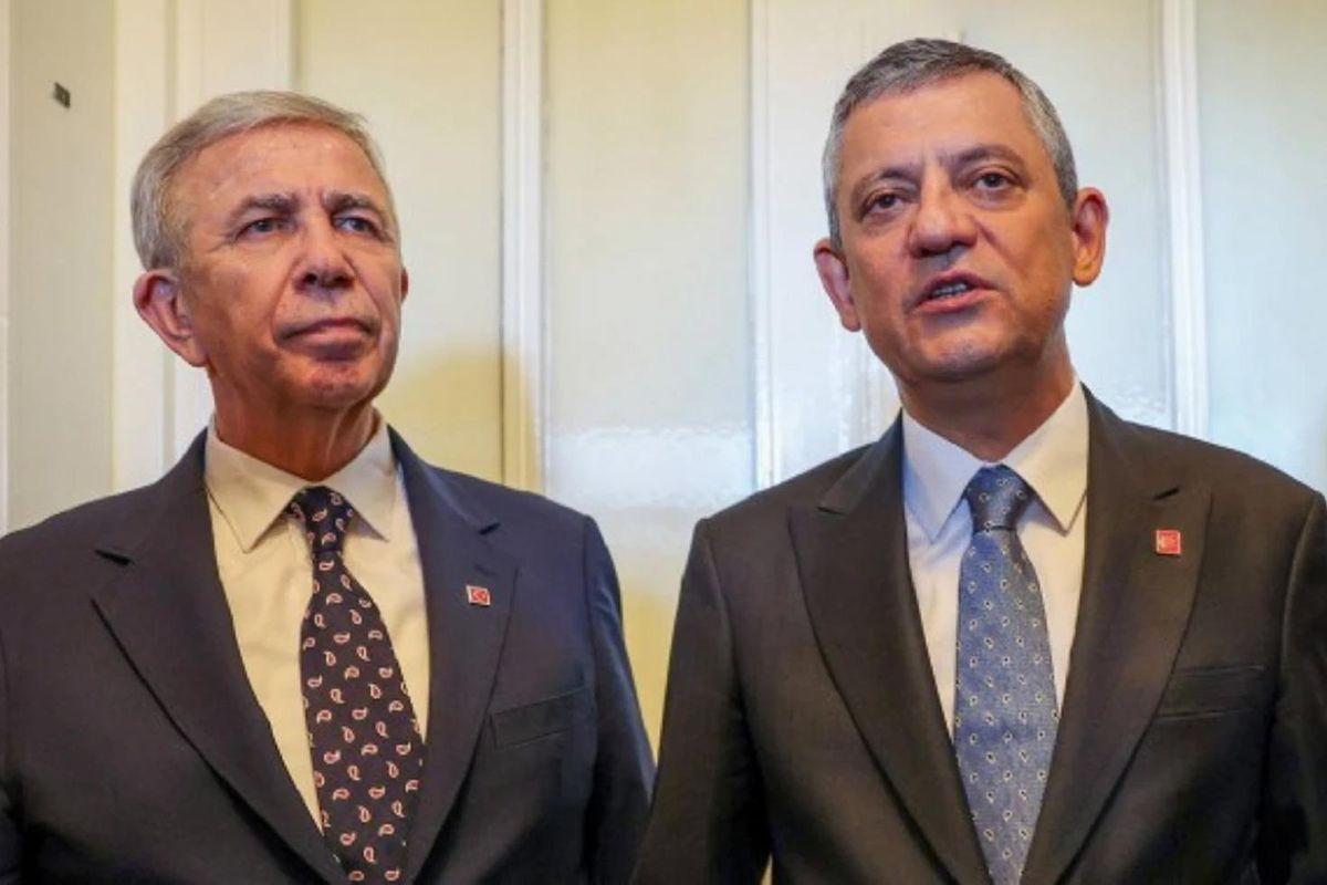 Özgür Özel ile Mansur Yavaş grup toplantısı sonrası Manisa'y