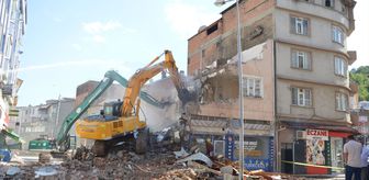 Samsun'un Havza ilçesinde dere üzerindeki son bina da yıkıldı