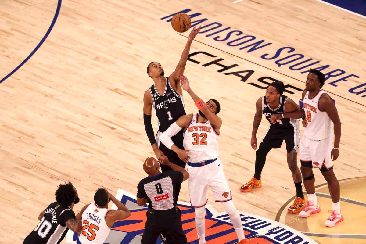 San Antonio Spurs, seride ilk galibiyetini aldı