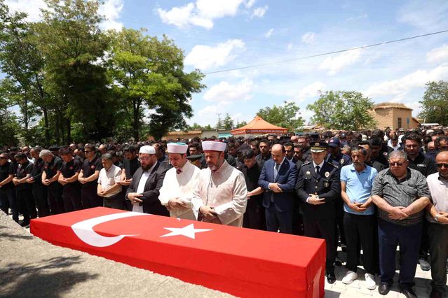 İtfaiyeci Mehmet Tekeli şehit oldu, son yolculuğuna uğurland