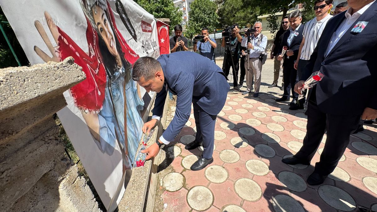 Şehit öğretmen Şenay Aybüke Yalçın ve kahraman jandarmalar a