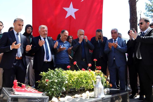 Şehit öğretmen Şenay Aybüke Yalçın anıldı