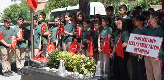 Şehit öğretmen Şenay Aybüke Yalçın kabri başında anıldı