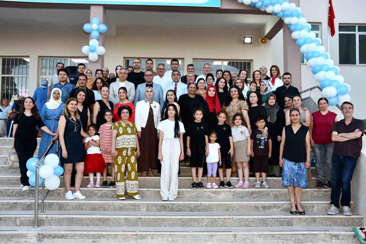Silifke Halk Eğitimi Merkezi kursiyerlerinin el sanatları ve resim sergisi
