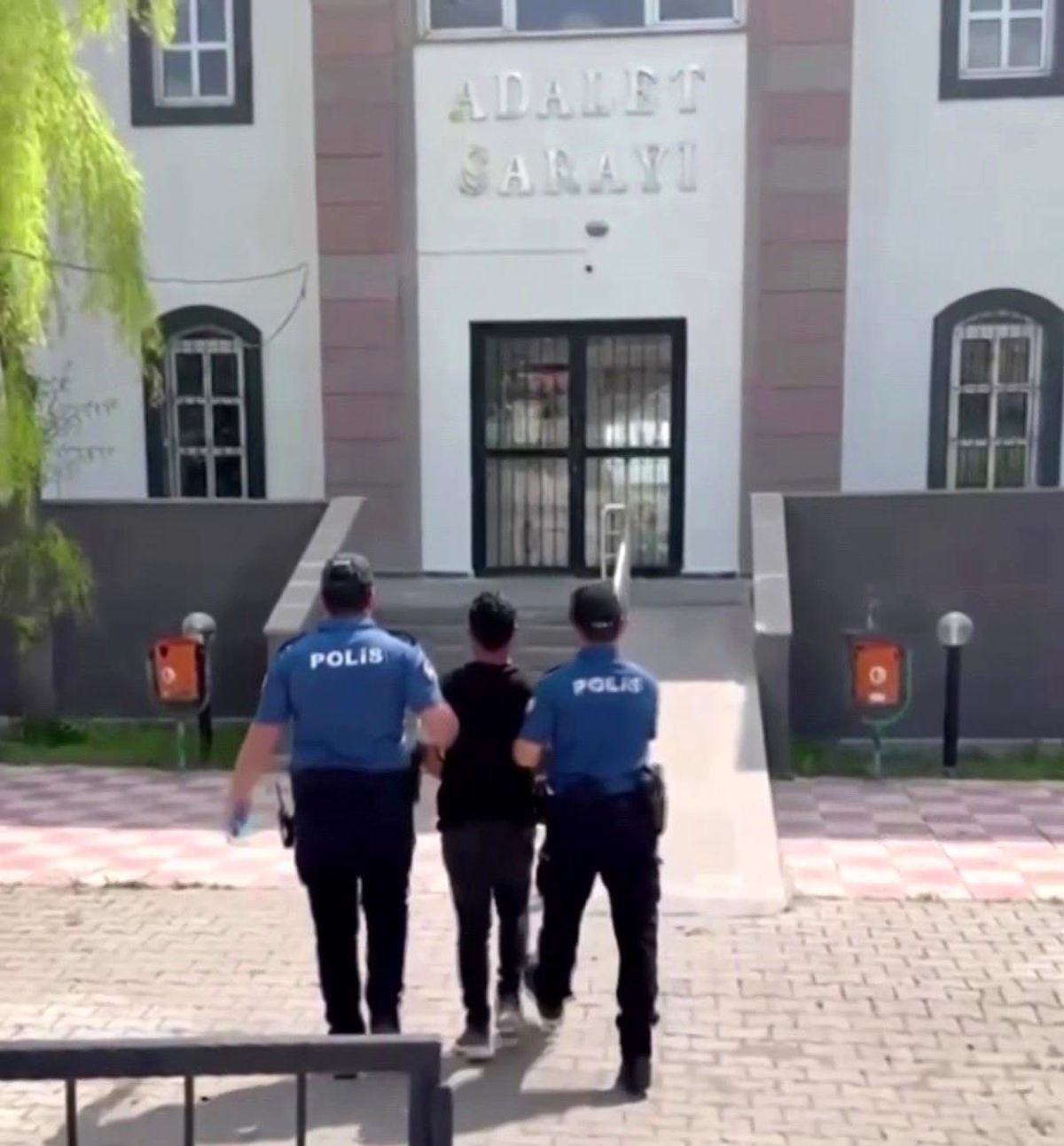 Sivas'ta kesinleşmiş hapis cezası bulunan firari hükümlü yak