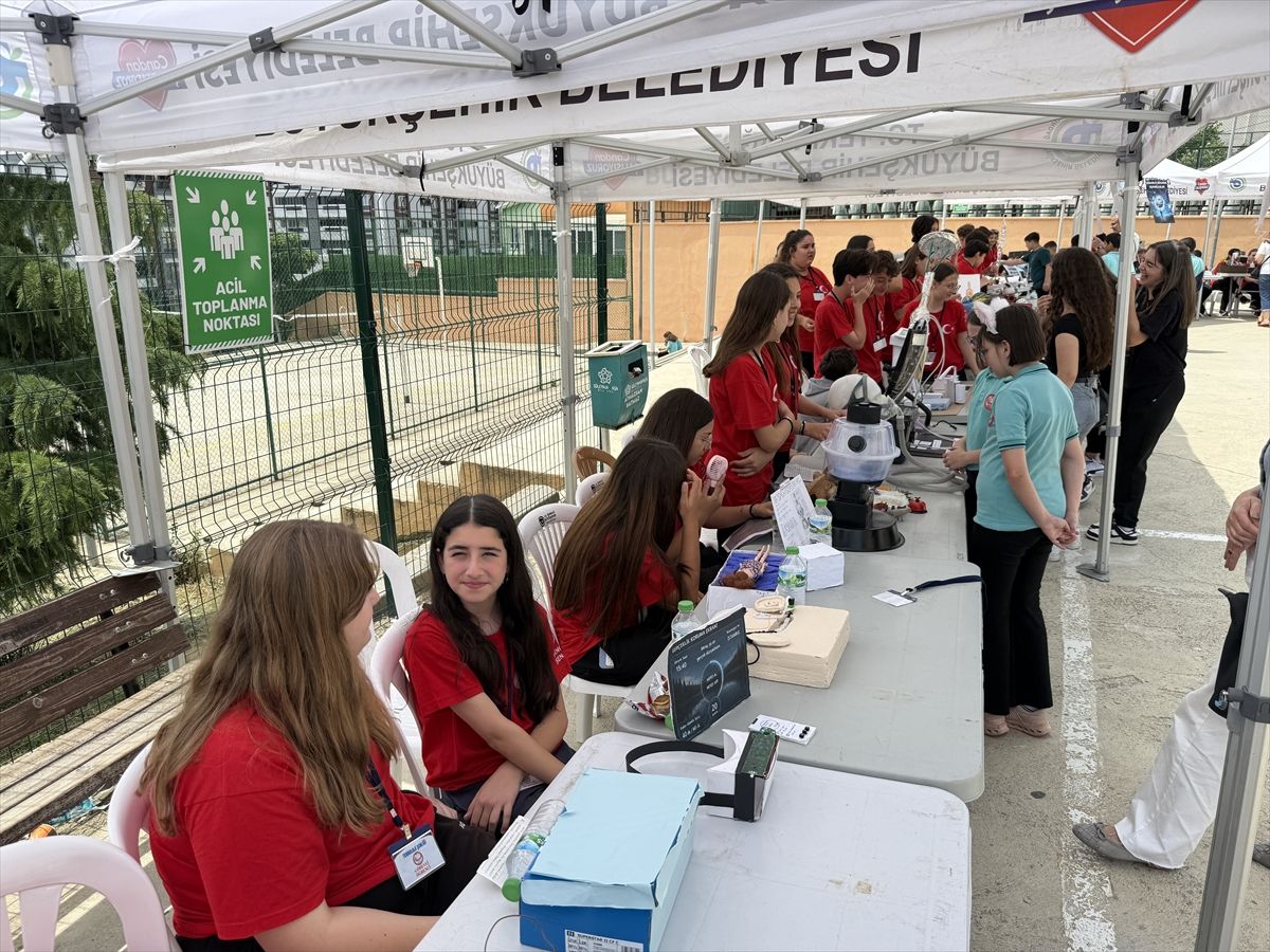Tekirdağ'da öğrenciler teknoloji festivalinde projelerini se