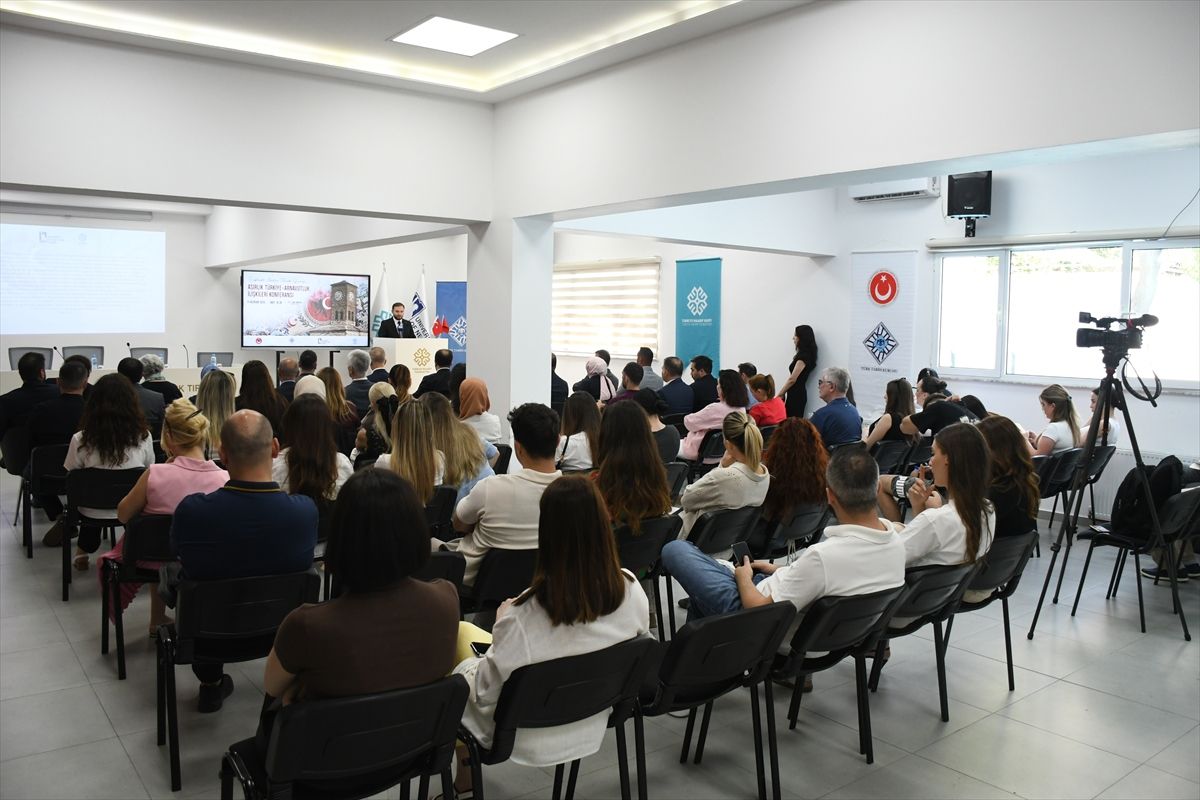 Tiran'da Türkiye-Arnavutluk ilişkileri konferansı
