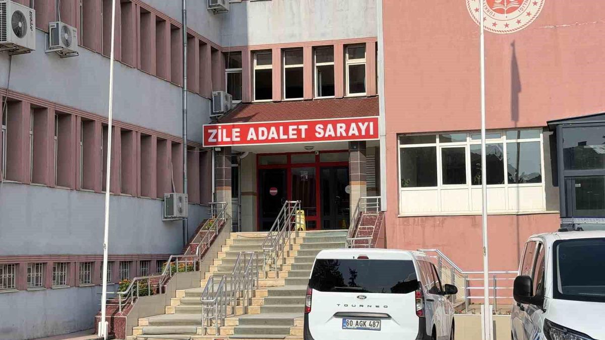 Tokat'ta genç kadın evinde ölü bulundu: Anne ve iki kız kard