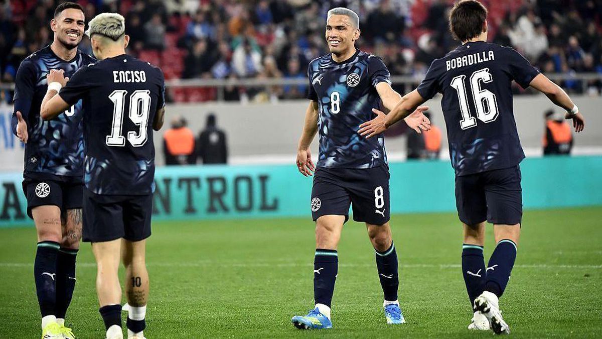 A Milli Futbol Takımı oyuncuları sahada