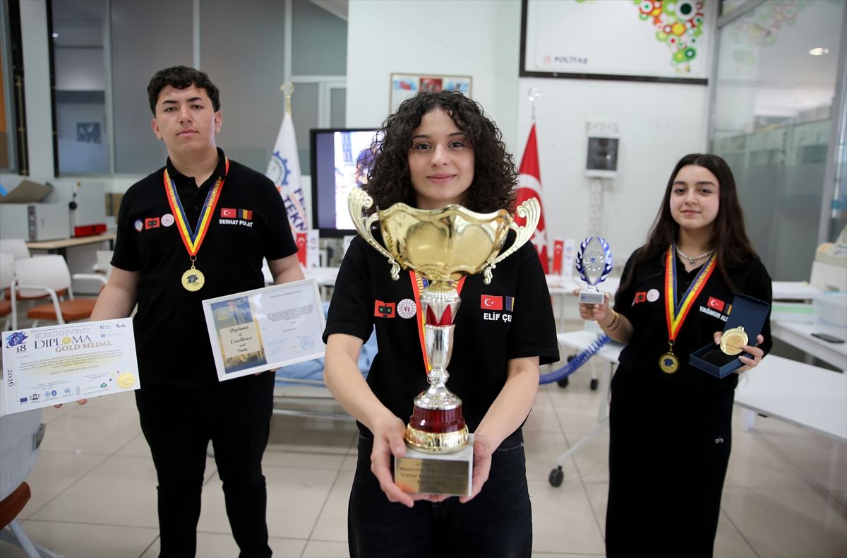 Vanlı öğrencilerden plazmalı yara cihazına altın madalya