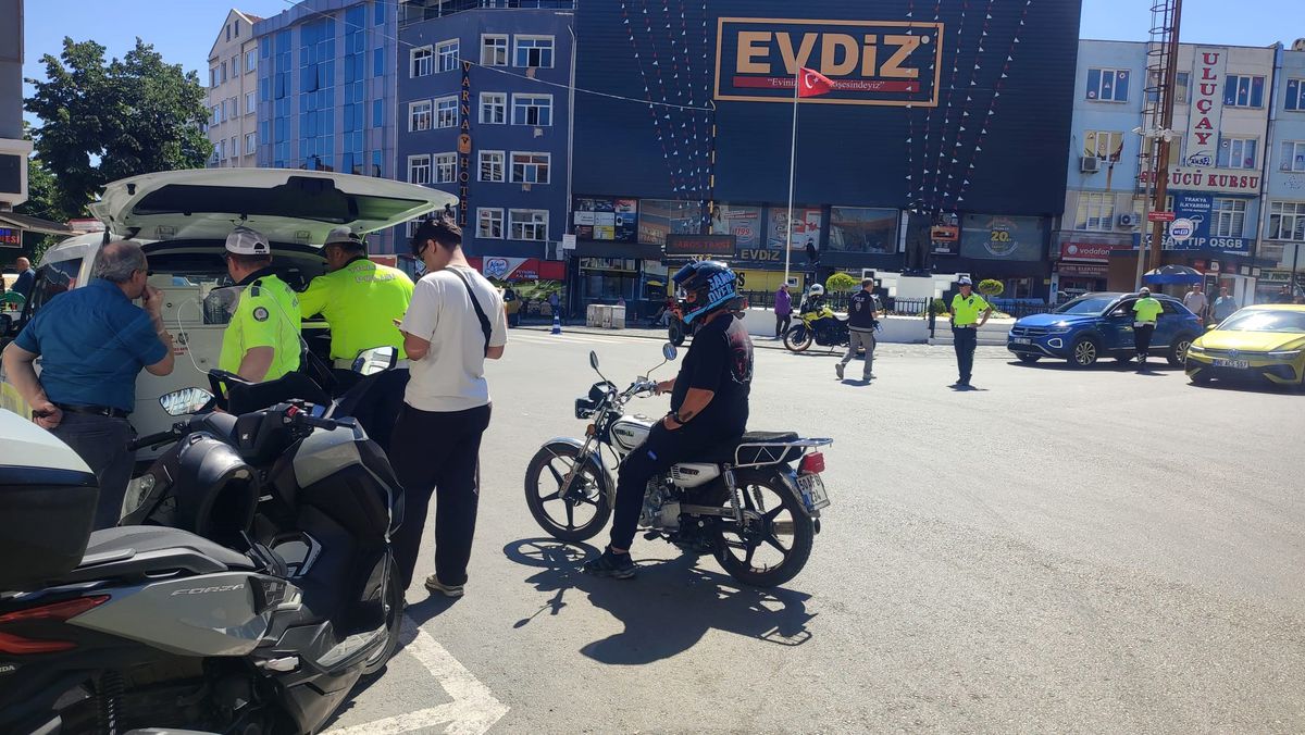 2 gün üst üste kasksız yakalanan motosiklet sürücüsüne 7 bin