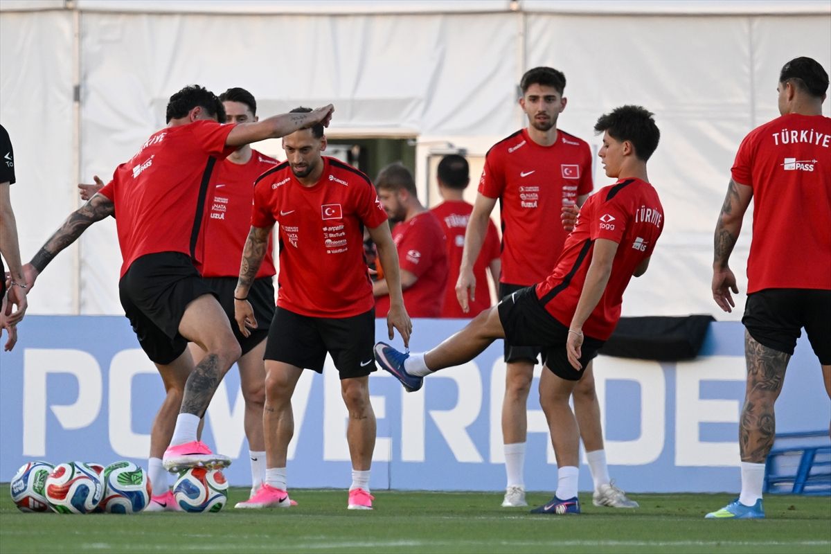 A Milli Futbol Takımı, Avustralya maçının hazırlıklarını sürdürdü
