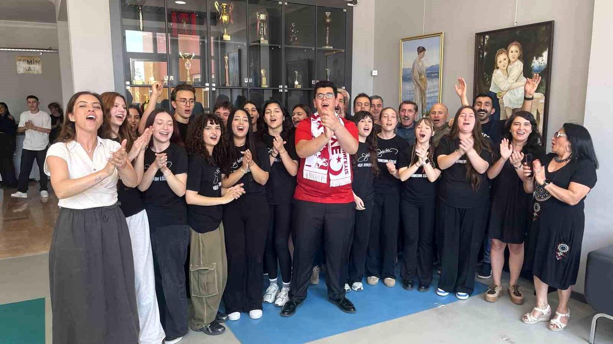 A Milli Takım'ın Dünya Kupası'ndaki marşı Bursalı öğrenciler