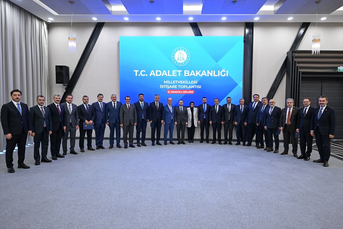 Adalet Bakanı Gürlek, İç Anadolu Bölgesi milletvekilleriyle 