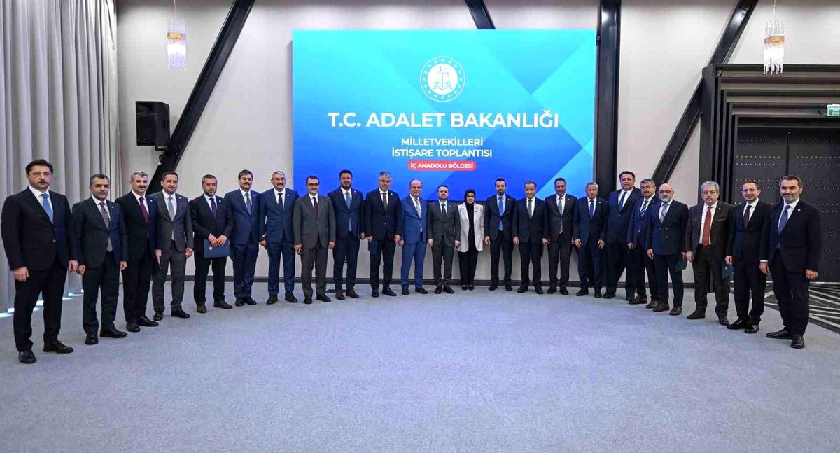 Adalet Bakanı Gürlek, İç Anadolu Bölgesi Milletvekilleriyle 