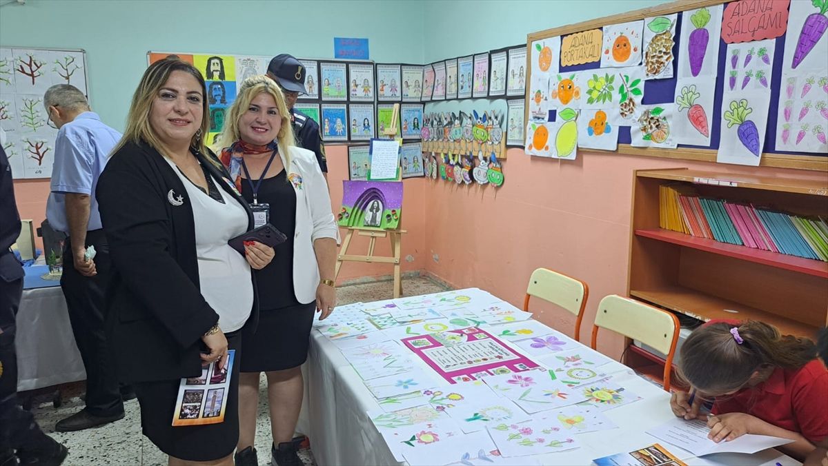 Adana'da halk eğitiminden öğrencilere kıyafet yardımı