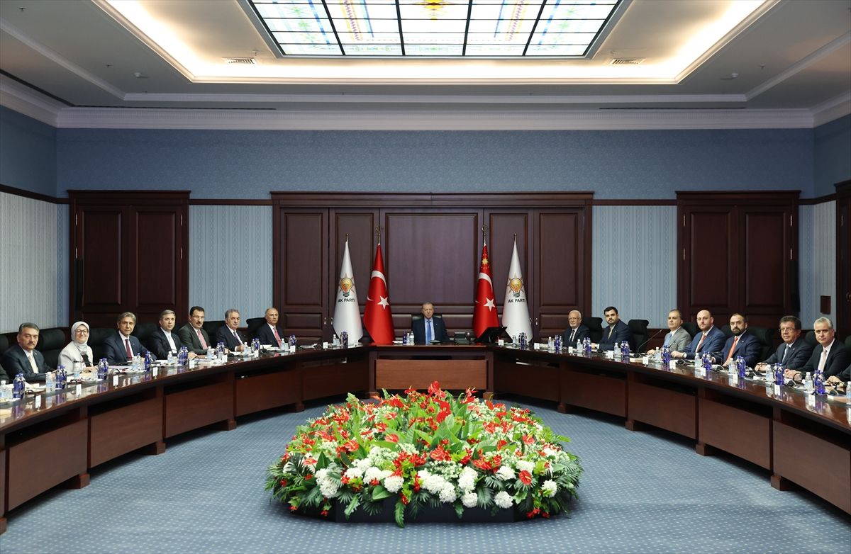 Erdoğan başkanlığında AK Parti MYK toplantısı yapıldı