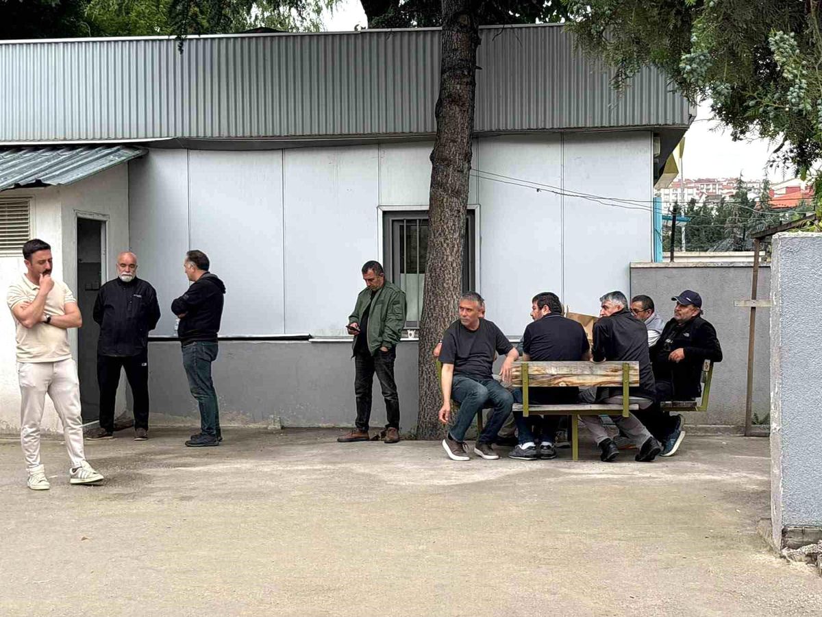 Akranının bıçaklayarak öldürdüğü 16 yaşındaki çocuğun babası feryat etti: "Benim ciğerim yanıyor, bitmiş h...