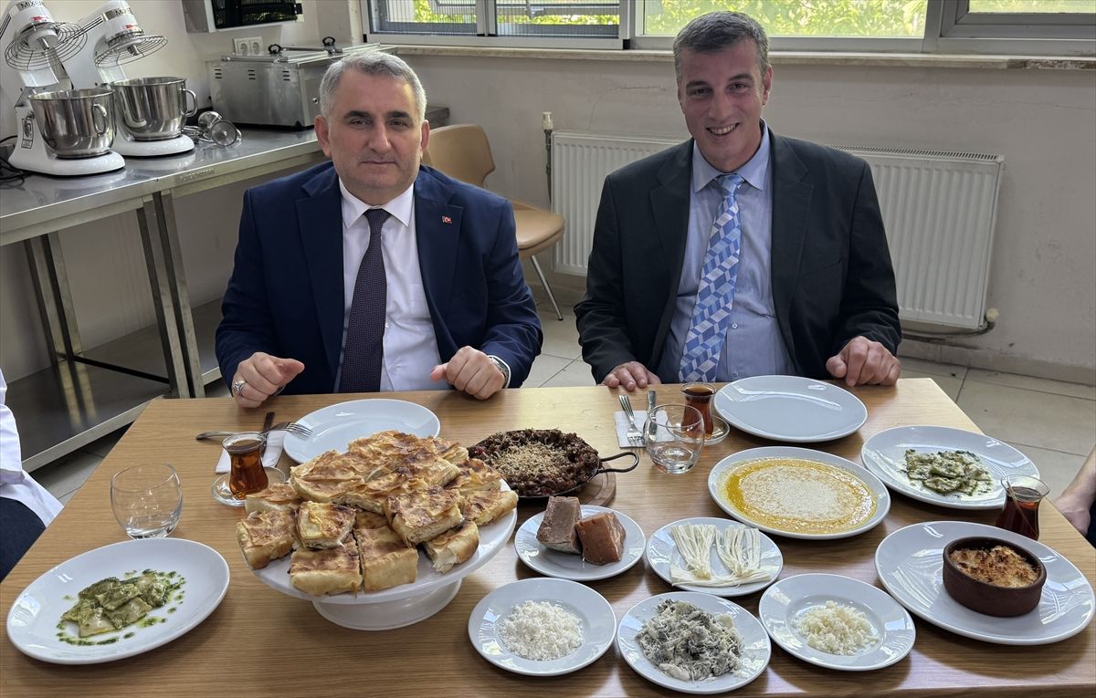 Artvin'in yöresel peynirleri öğrencilerin ellerinde yeni lez