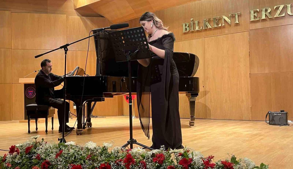 Atatürk Üniversitesi öğrencilerinden muhteşem şan konseri