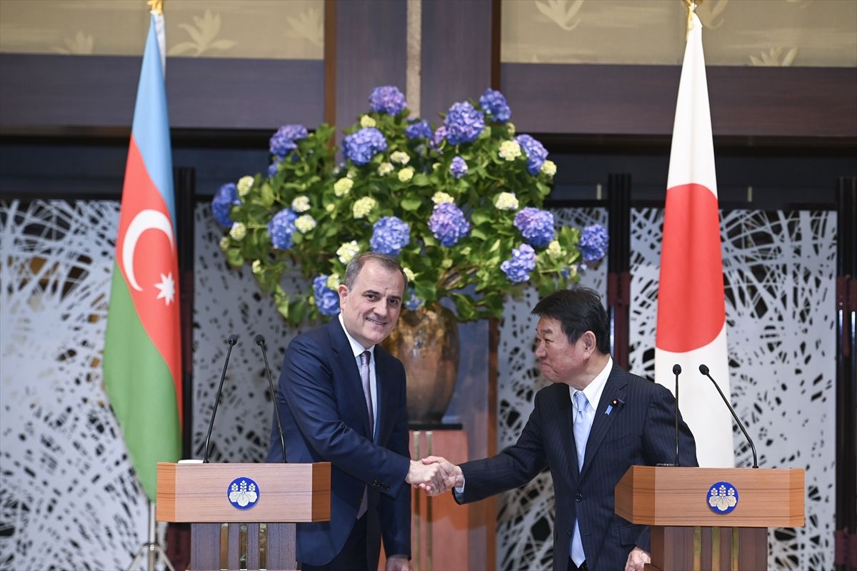 Azerbaycan ve Japonya dışişleri bakanları işbirliğini güçlen