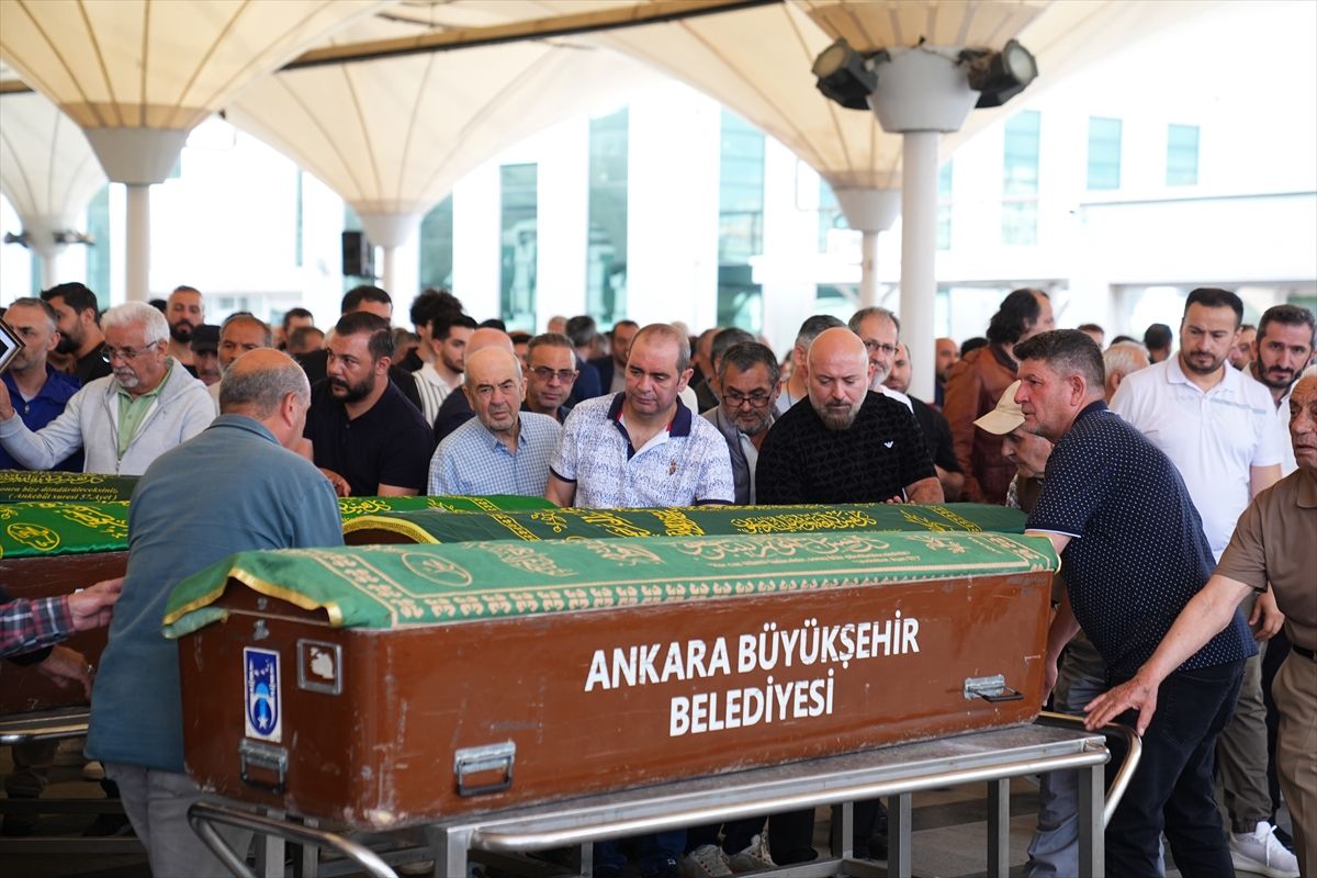 Başkentte bıçaklı kavgada ölen 16 yaşındaki genç toprağa verildi