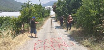 Bozyazı'da vatandaşa ait araziden geçen yol trafiğe kapatıldı