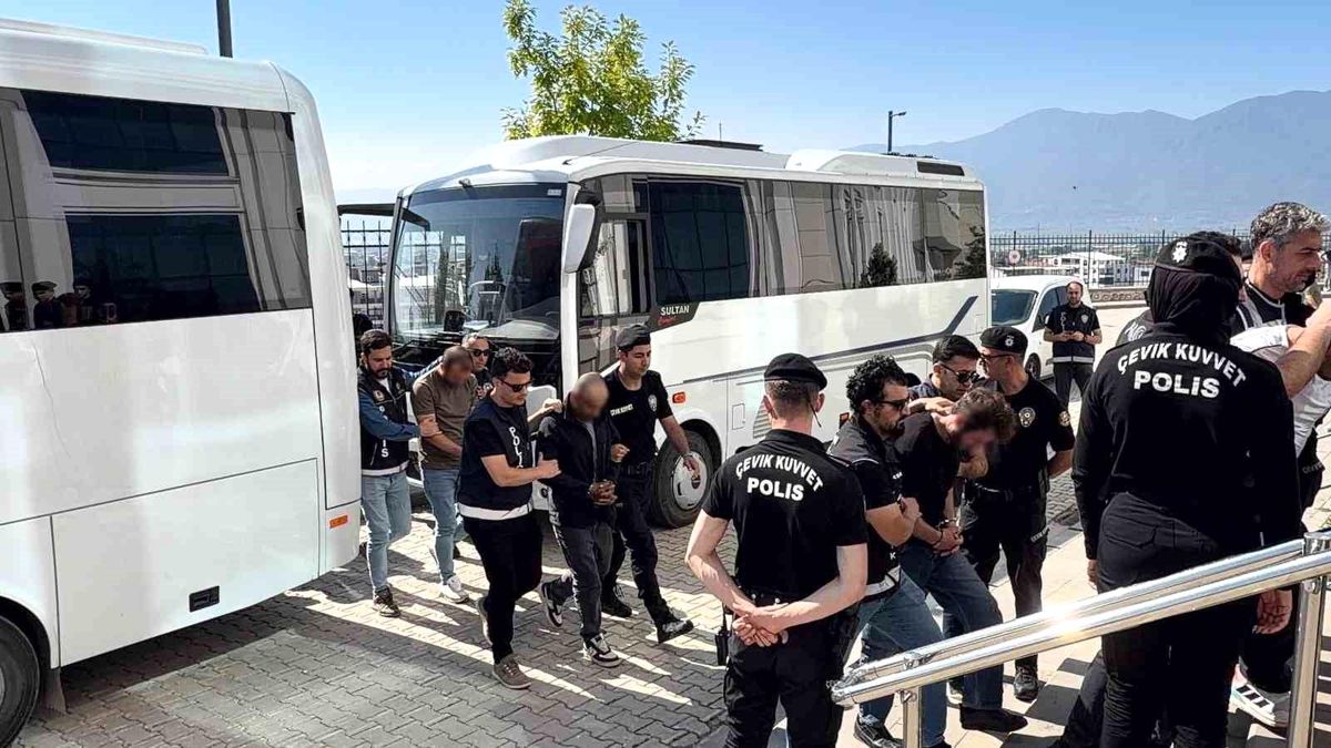 Bursa'da hava destekli uyuşturucu operasyonu: 17 tutuklama
