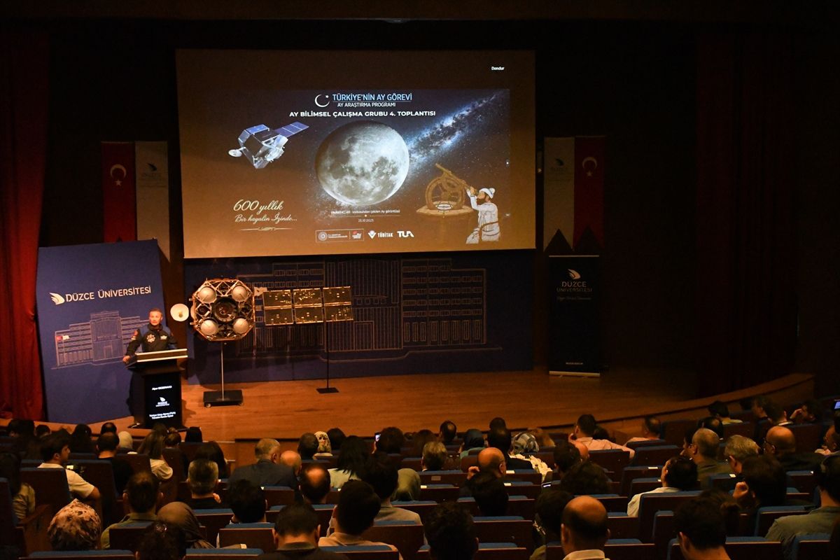 Düzce'de '4. Türkiye'nin Ay Görevi Bilimsel Çalışma Grubu' toplantısı yapıldı