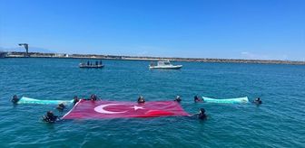 Edirne'de 'kurbağa adamlar' Saros Körfezi'nde deniz dibini temizledi
