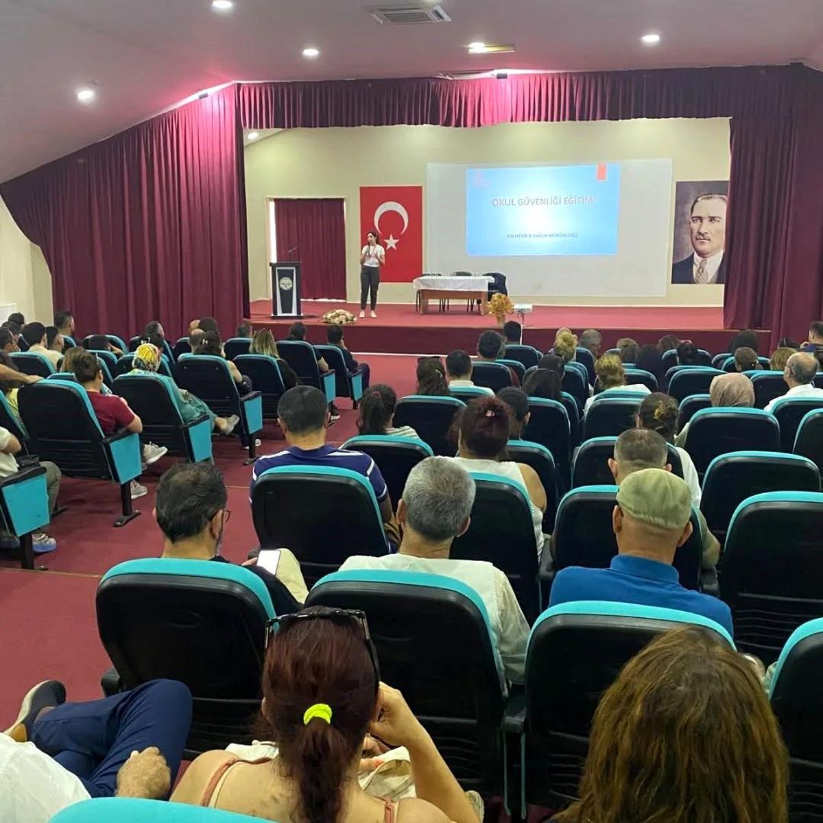 Edremit'te okul müdürleri ve rehber öğretmenlere siber güven