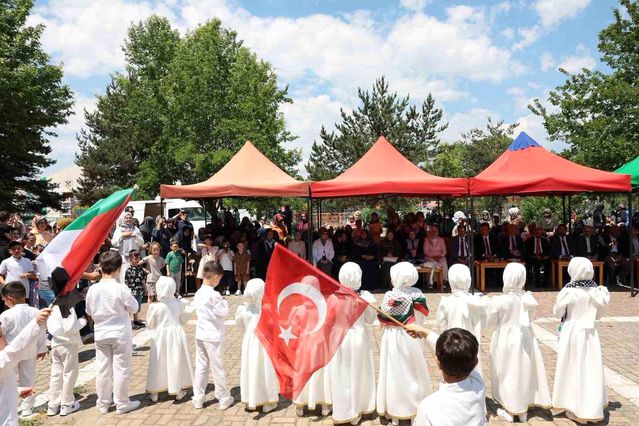 Erzincan'da Kur'an kursu öğrencilerinden yıl sonu şenliği
