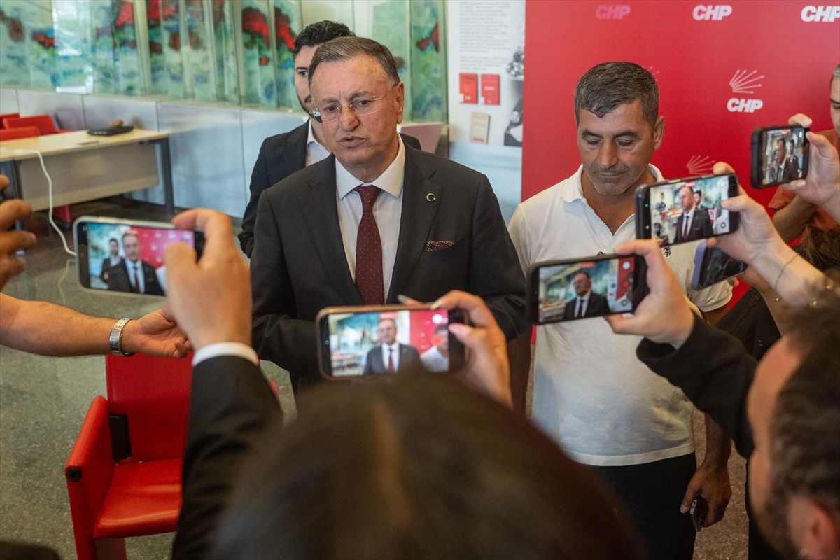 Eski Hatay Büyükşehir Belediye Başkanı Savaş CHP Genel Merkezi'nde soruları yanıtladı Açıklaması