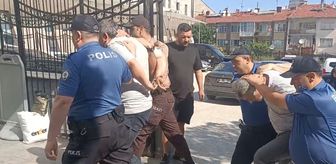 Eskişehir'de okul güvenliğini sağlayan bekçiyi darbeden iki şüpheli tutuklandı
