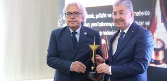 Eskişehir Valisi Yılmaz'a 'yılın mülki idare amiri' ödülü