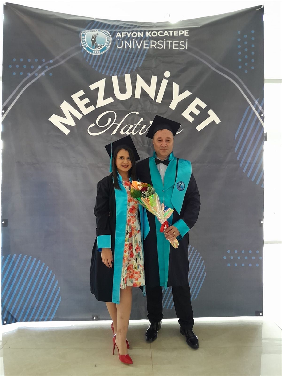Evliliklerindeki uyum üniversitede bölüm birinciliği ve ikin