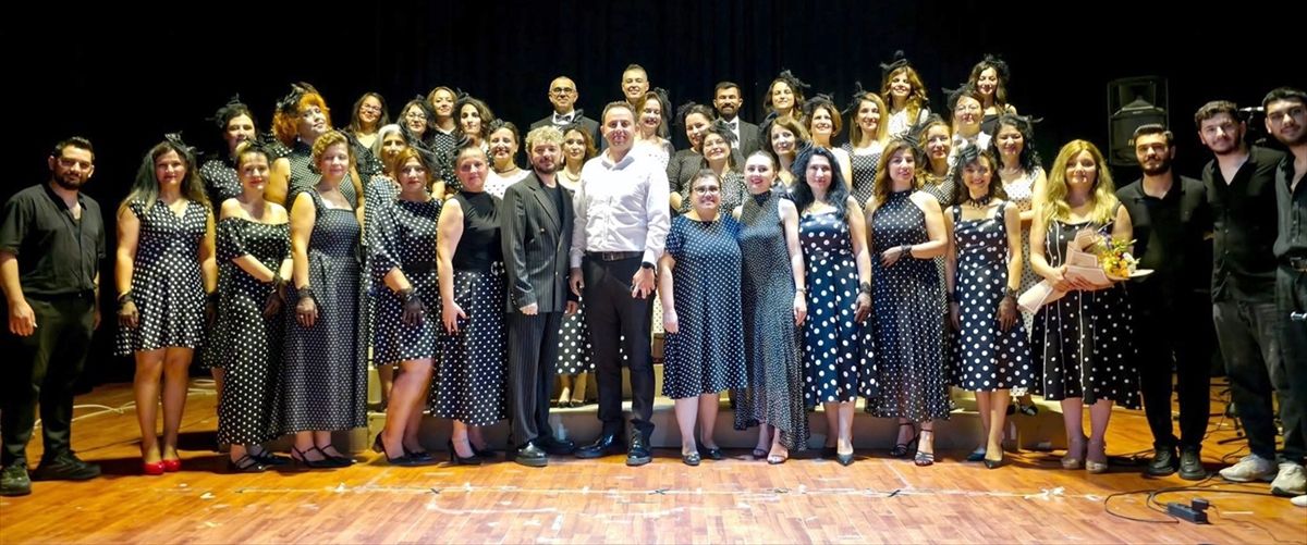 Gelibolu Maarif Korosu konser verdi