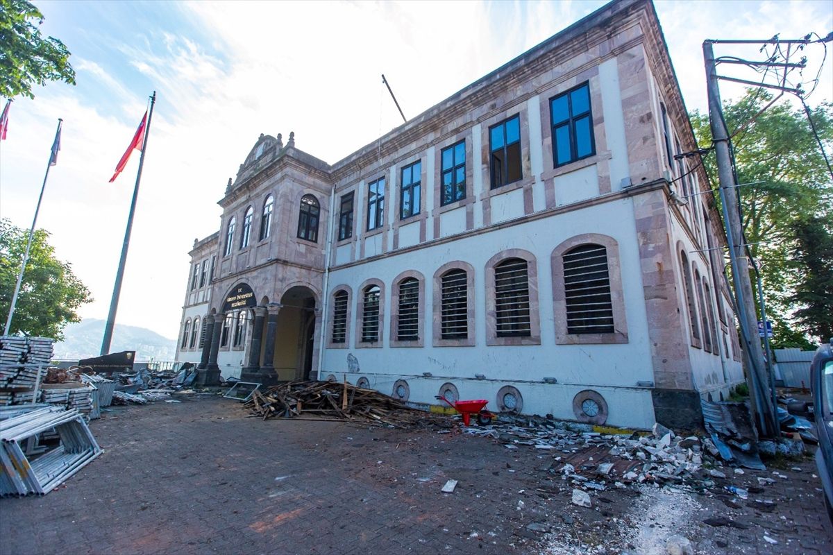 Giresun'da rektörlük olarak kullanılan tarihi bina restore ediliyor