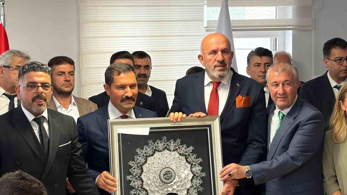 Hatay Valisi Mustafa Masatlı'ya "Yılın Valisi" ödülü verildi
