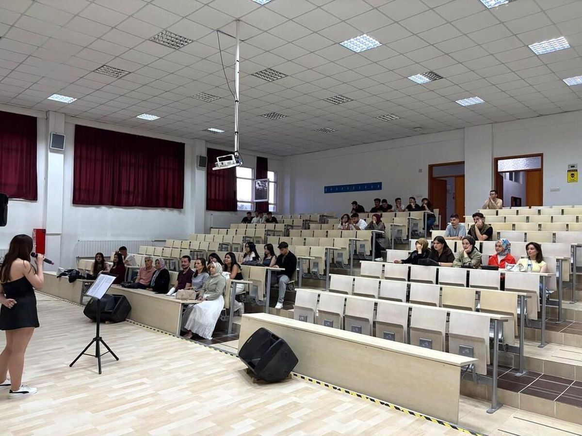 Hisarcık MYO bahar yarıyılı sonu motivasyon konseri düzenlendi