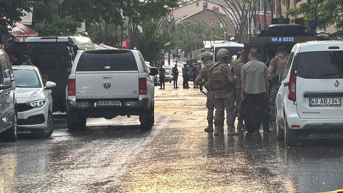 İşitme engelli kardeşini ve bir polis memurunu yar