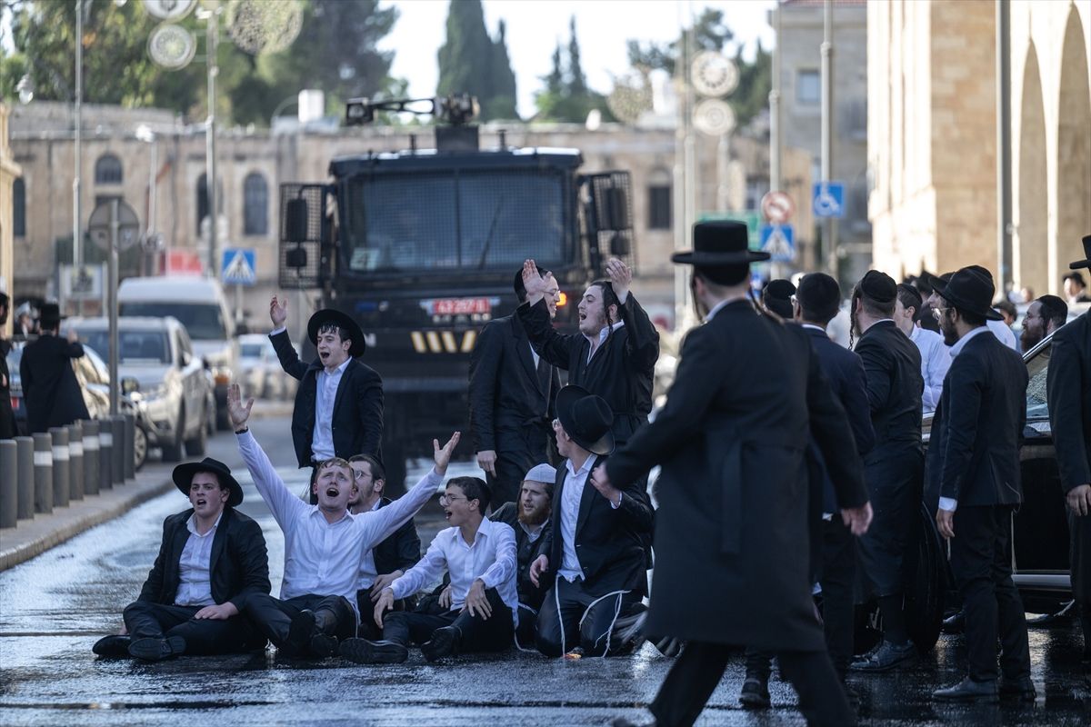 İsrail'de Haredilerin zorunlu askerlik karşıtı protestosunda