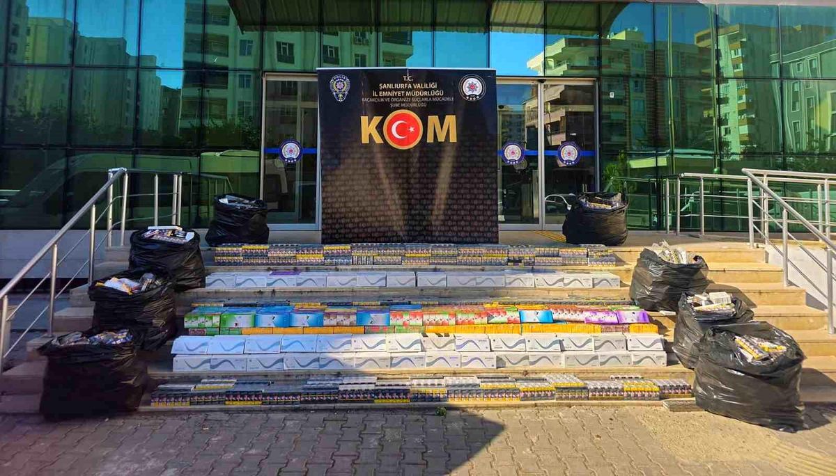 Kamyonetteki araç lastiklerinden 20 bin paket kaça…