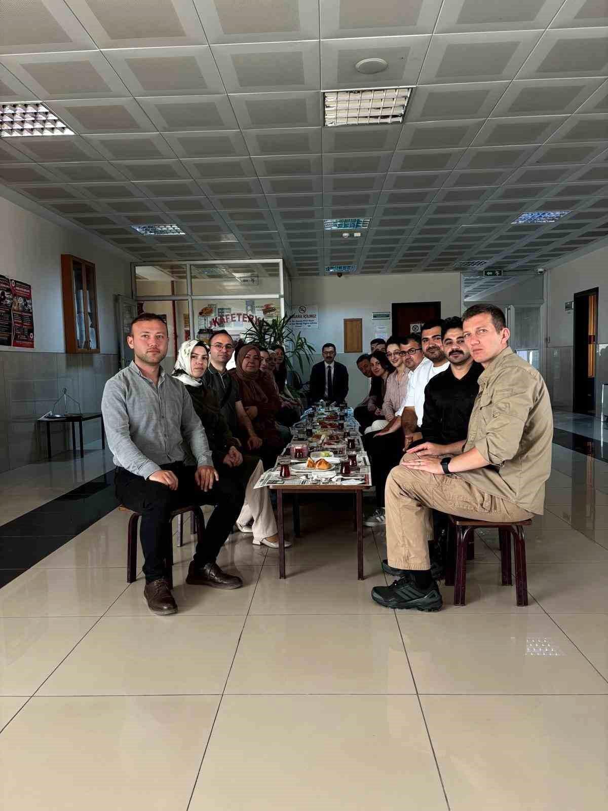 Karacabey Adliyesi'ne sabah en erken gelen personele sürpriz