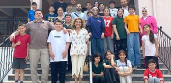 Karamürsel'de kütüphane yetkilileri işitme engelli öğrencilerle buluştu