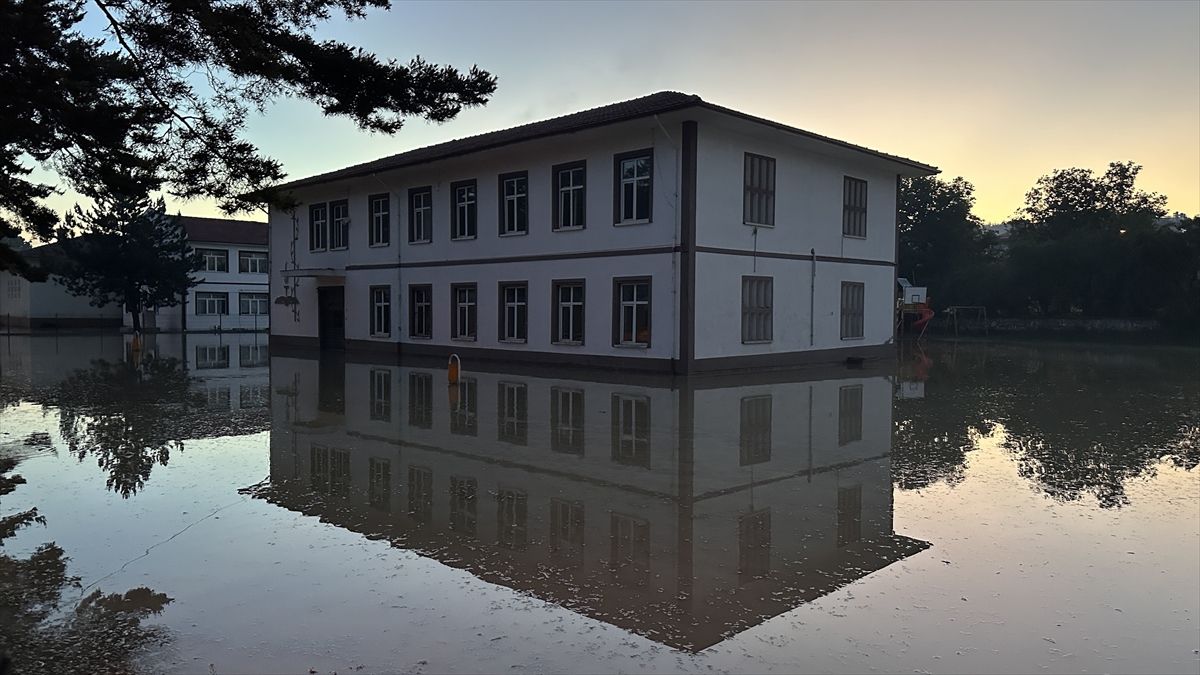 Kastamonu'da sağanak etkili oldu