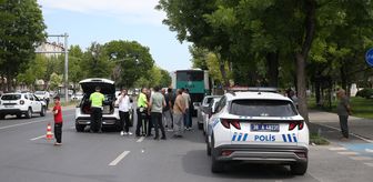 Kayseri'de halk otobüsüyle çarpışan otomobilin sürücüsü yaralandı