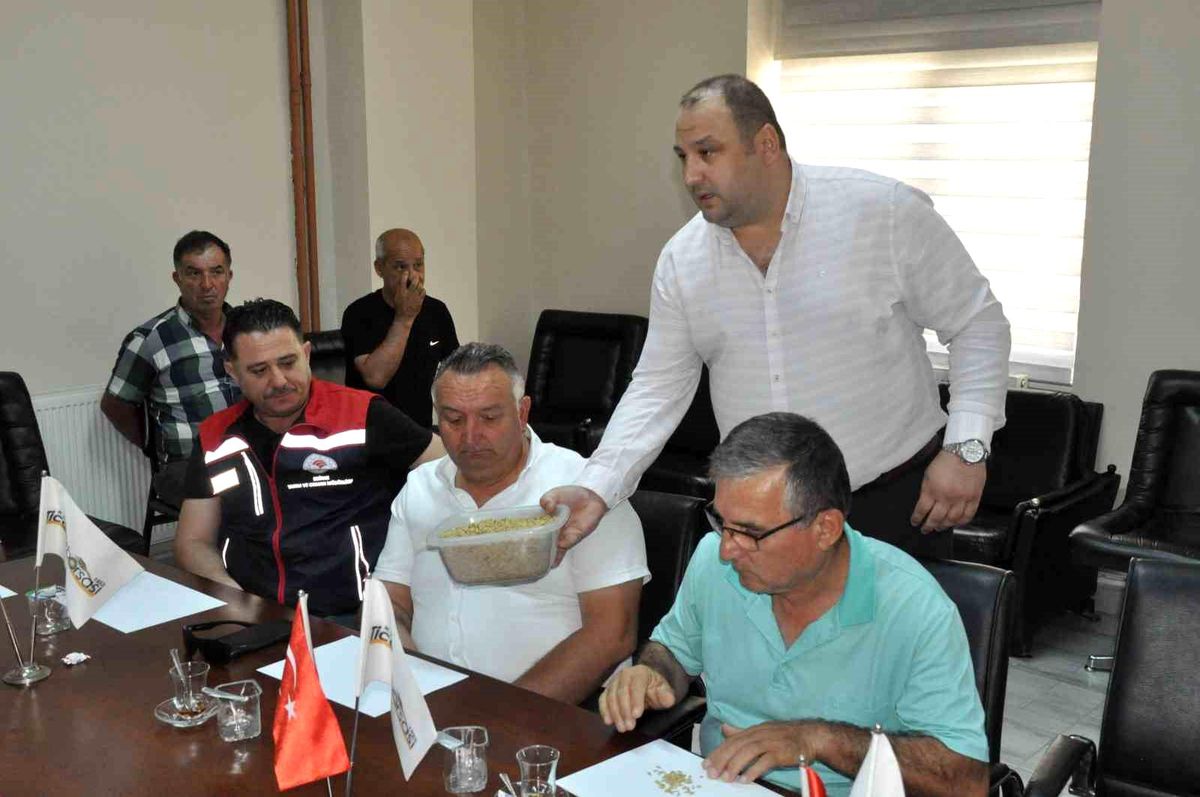 Keşan'da hasat edilen ilk arpanın salon satışı yapıldı